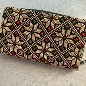 Geometric Patterned Women's Clutch